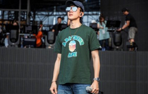 林俊杰Tiffany牵手合照被指新恋情(林俊杰结婚了吗?女友是谁)