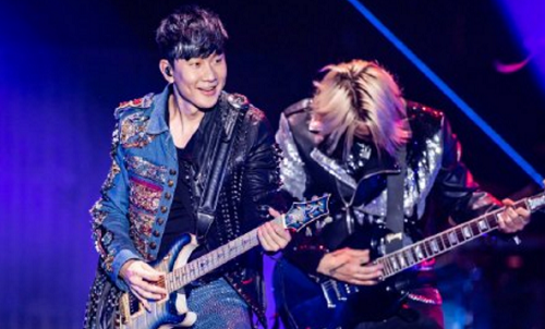 林俊杰Tiffany牵手合照被指新恋情(林俊杰结婚了吗?女友是谁)