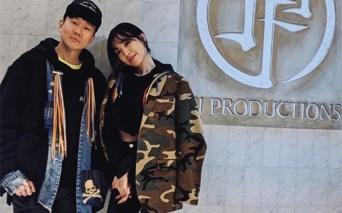 林俊杰Tiffany牵手合照被指新恋情(林俊杰结婚了吗?女友是谁)