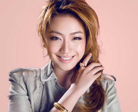 罗中旭耳朵被砍掉了一大半？罗中旭的女友是