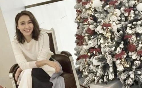 黎姿为弟弟庆生网友直呼姐弟情深(黎姿弟弟年轻照片)