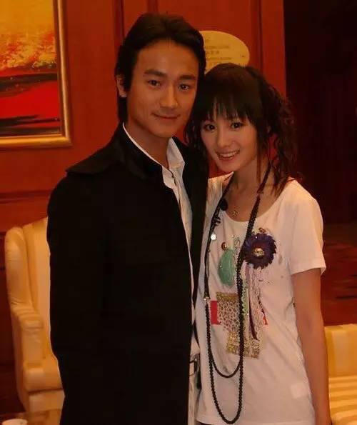 杨幂为啥被叫大幂幂是胸大吗？杨幂的胸是真