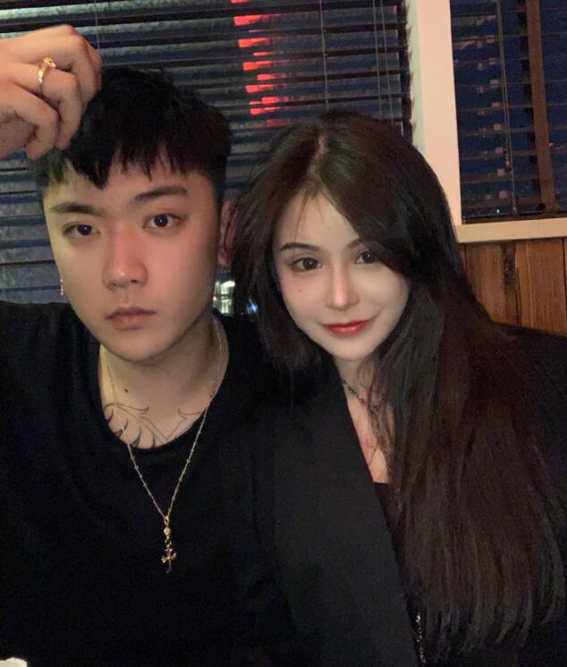 崔晋为什么找的女朋友都是整容脸