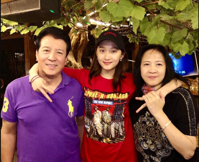 关少曾大女儿关晓珊妈妈是谁(关少曾的两个女儿照片) 关少曾大女儿关晓珊妈妈是谁(关少曾的两个女儿照片)