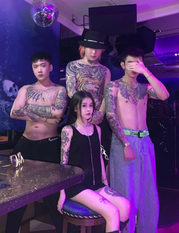 崔晋为什么找的女朋友都是整容脸