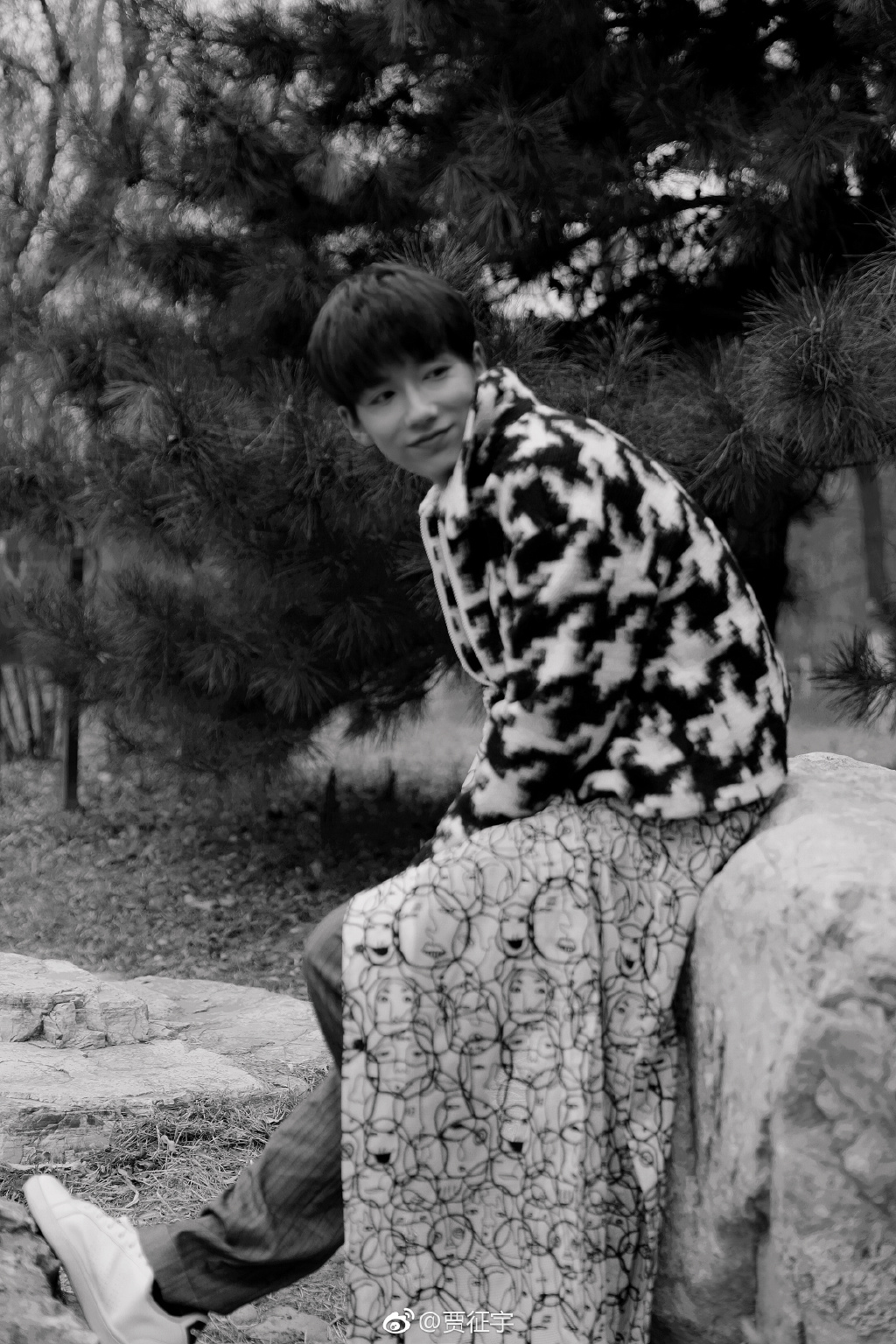 贾征宇后背有纹身吗?纹身老了以后的危害有 贾征宇后背有纹身吗?纹身老了以后的危害有