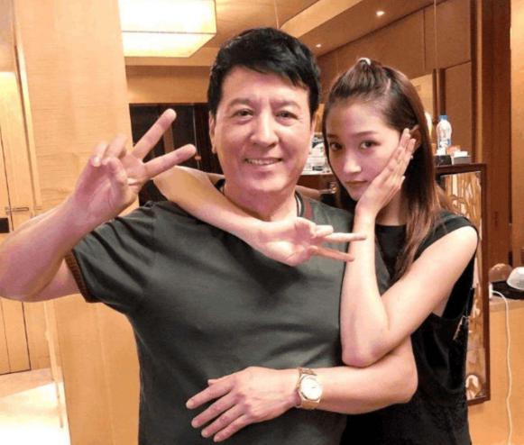 关少曾是甜蜜暴击里的校长吗 关少曾是甜蜜暴击里的校长吗