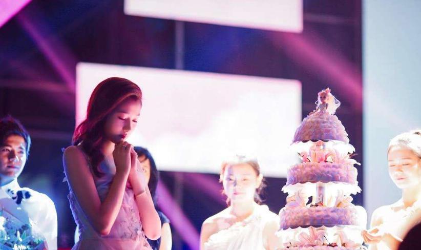 关少曾是甜蜜暴击里的校长吗 关少曾是甜蜜暴击里的校长吗