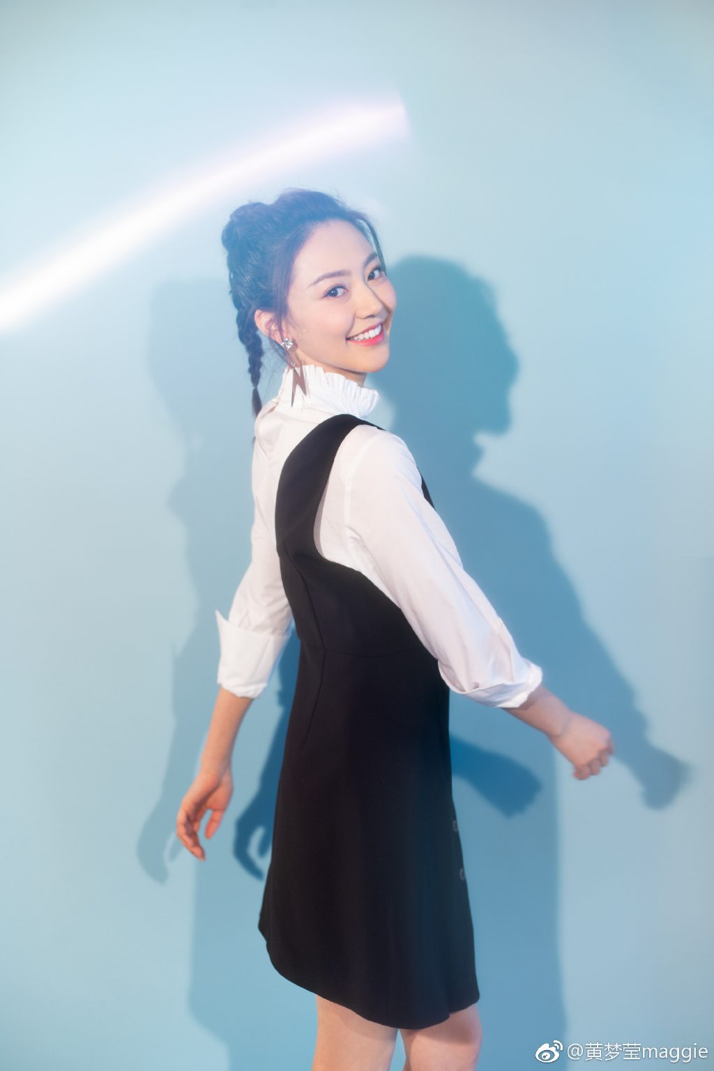 黄梦莹下巴整过吗有点假啊 黄梦莹下巴整过吗有点假啊