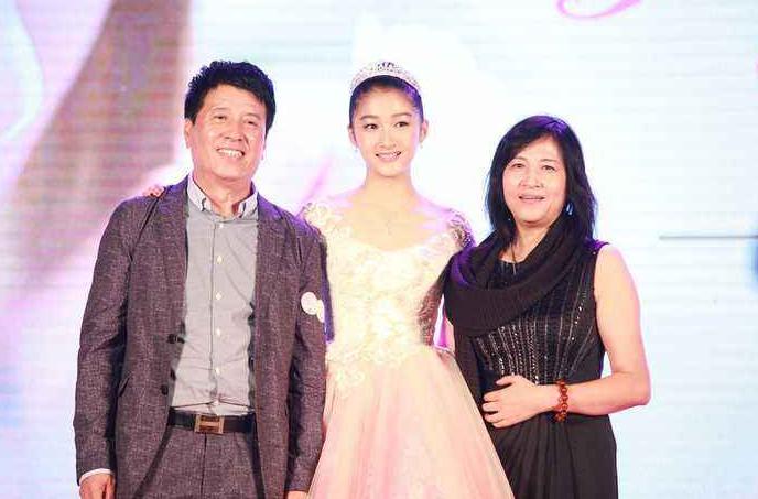 关少曾是甜蜜暴击里的校长吗 关少曾是甜蜜暴击里的校长吗