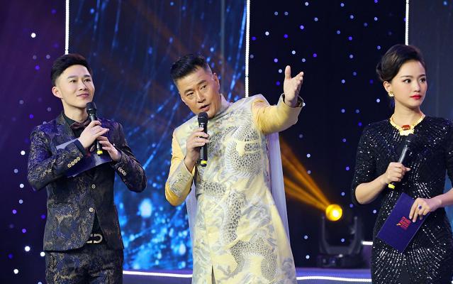 于荣光为什么不继续在香港发展了(于荣光在香港的社会地位如何)