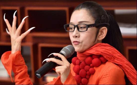 云南人最恨杨丽萍是真的吗?杨丽萍吃饭都要(杨丽萍的印象云南)