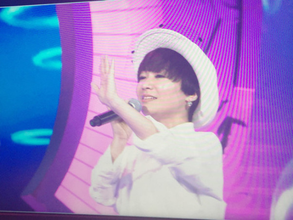 周艳泓为什么总戴帽子？周艳泓的老公是谁呀(周艳泓老公叫什么名字)