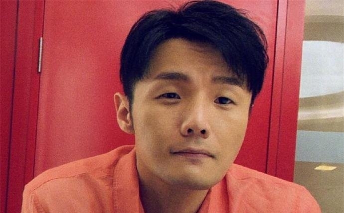 李荣浩发文微博疑似暴露公司不公(李荣浩粉丝团微博)