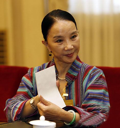 刀美兰和杨丽萍是什么关系?刀美兰经典孔雀(刀美兰孔雀舞没杨丽萍的好看) 刀美兰和杨丽萍是什么关系?刀美兰经典孔雀(刀美兰孔雀舞没杨丽萍的好看)