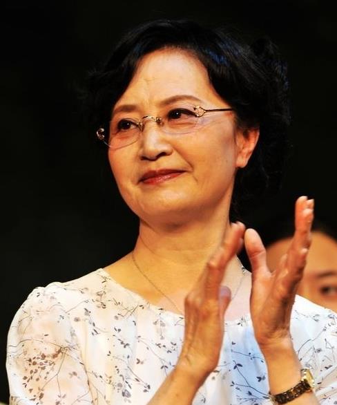 杨春霞现状如何(杨春霞个人资料)