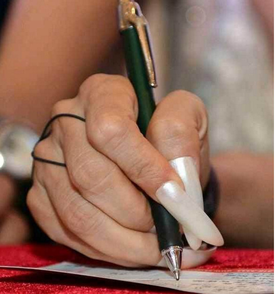 刀美兰和杨丽萍是什么关系?刀美兰经典孔雀(刀美兰孔雀舞没杨丽萍的好看) 刀美兰和杨丽萍是什么关系?刀美兰经典孔雀(刀美兰孔雀舞没杨丽萍的好看)