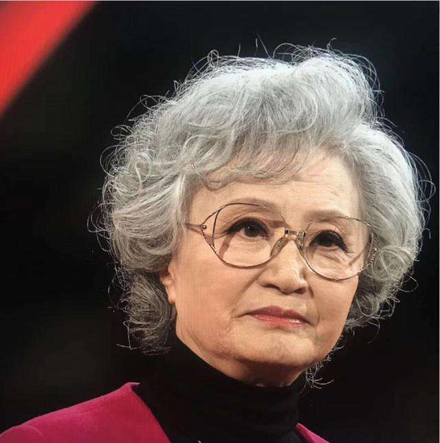 杨春霞现状如何(杨春霞个人资料)