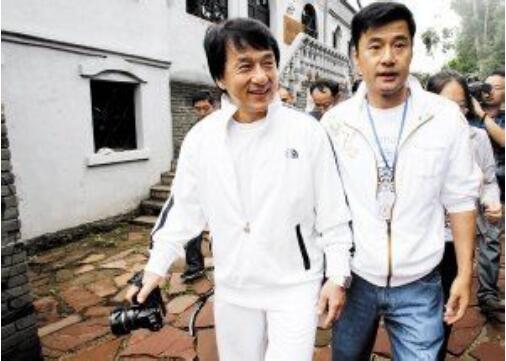 于荣光妻子生活照曝光 于荣光和成龙关系为