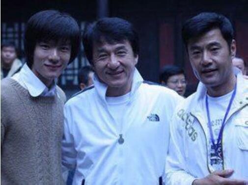 于荣光妻子生活照曝光 于荣光和成龙关系为