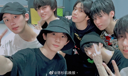 时代少年团为张真源贺峻霖补过生日(时代少年团给张真源贺峻霖补过生日)