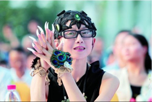 刀美兰和杨丽萍是什么关系?刀美兰经典孔雀(刀美兰孔雀舞没杨丽萍的好看) 刀美兰和杨丽萍是什么关系?刀美兰经典孔雀(刀美兰孔雀舞没杨丽萍的好看)