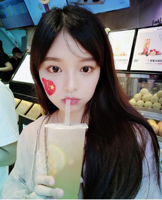 黄霄云样貌变了眼睛变大了漂亮了