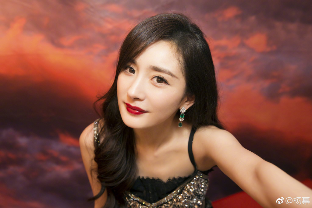 杨幂是什么样的风格和气质(杨幂有气质吗)