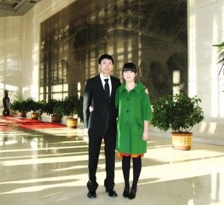 冯小刚徐帆女儿近照(冯小刚妻子徐帆的图片) 冯小刚徐帆女儿近照(冯小刚妻子徐帆的图片)