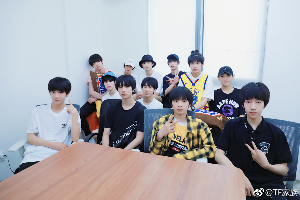 tf家族为什么招邓恩熙这个女成员