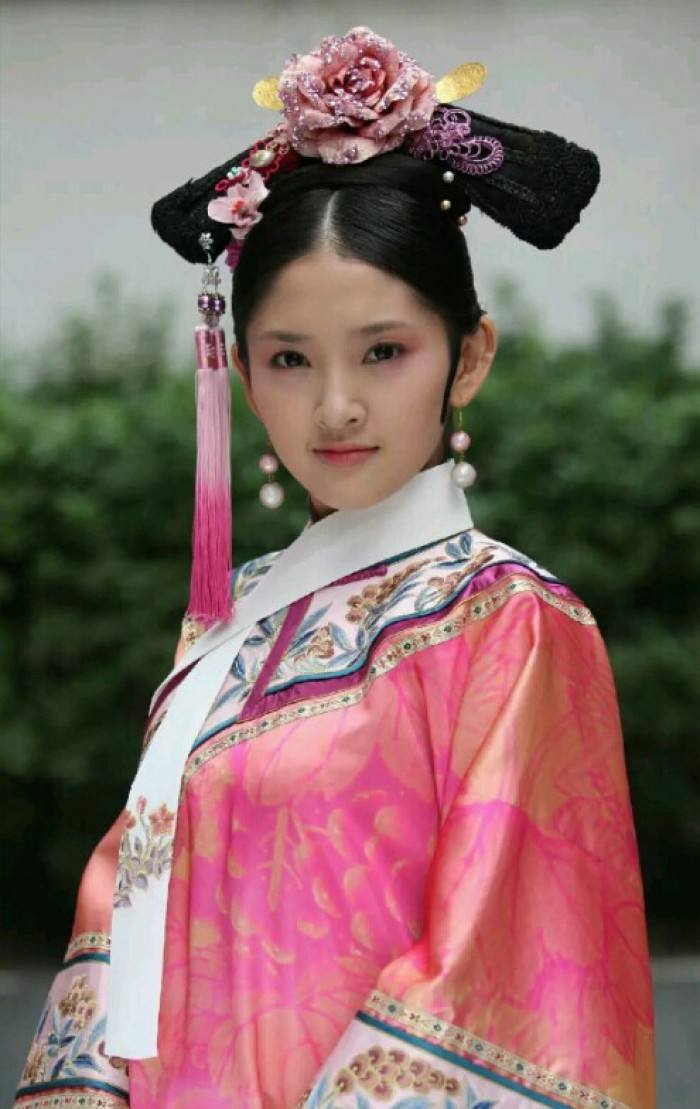 唐艺昕牙齿整容前是什么样？唐艺昕从面相看