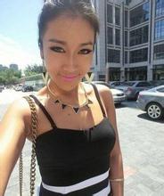 吉克隽逸为什么皮肤那么黑？吉克隽逸有什么(吉克隽逸全身都是黑的吗)