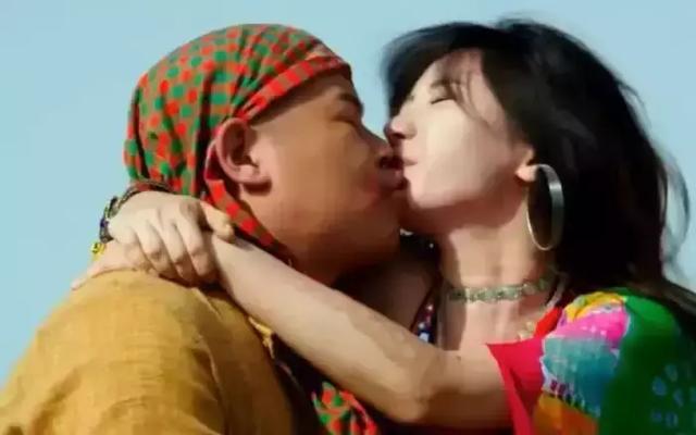 佟丽娅岳云鹏吻戏是什么电影？岳云鹏还跟谁