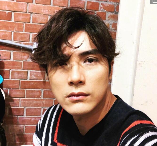 贺军翔为什么近几年都不拍戏(演员贺军翔最近情况)