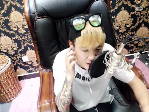 高迪的媳妇是高大美吗?高迪现在在那里直播 高迪的媳妇是高大美吗?高迪现在在那里直播