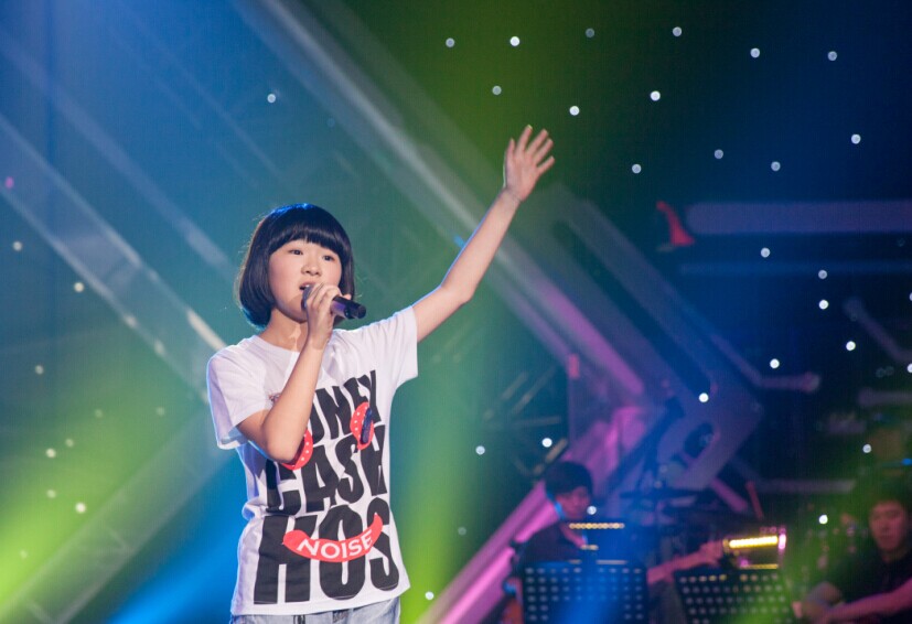 王睿卓长大后的照片(王睿卓身高)