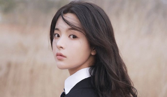 杨超越回应闻袜子直言仙女的脚不会臭(杨超越闻袜子哪一期)