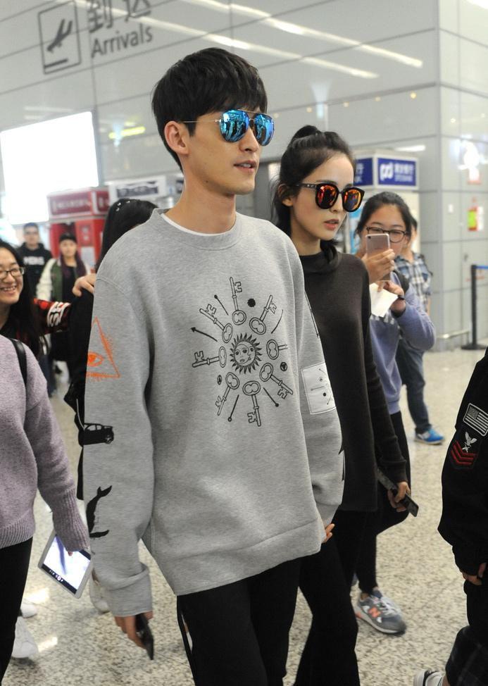 古力娜扎为什么剪短发？张翰古力娜扎机场街(古力娜扎头型短发)