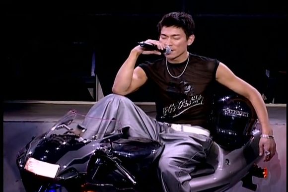 朱丽倩身价多少亿？朱丽倩为什么那么朴素不