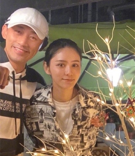 张馨月为什么要戴口罩？林峰和现女友张馨月