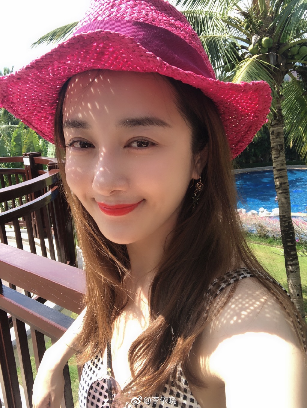 李依晓为什么总演大美女坏角色？她现在算是