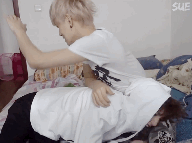 木子洋欺负灵超打灵超屁股视频