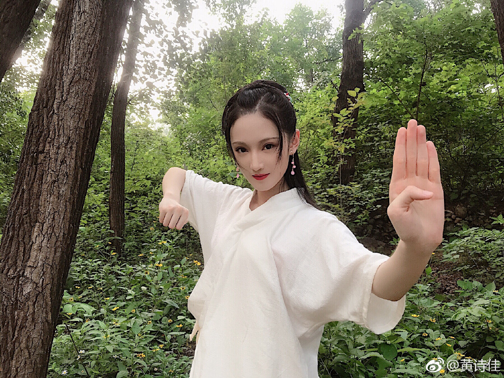 黄诗佳素颜越来越丑了吗(黄诗佳最好看的照片) 黄诗佳素颜越来越丑了吗(黄诗佳最好看的照片)