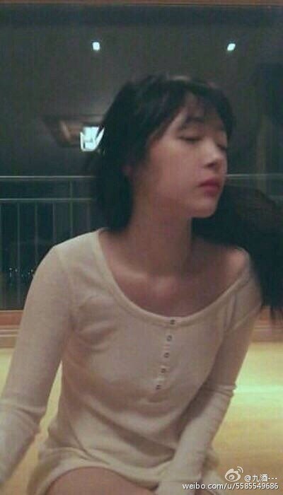 崔雪莉为什么叫口袋妹妹？崔雪莉ins诡异(崔雪莉ins小号奇怪图片)