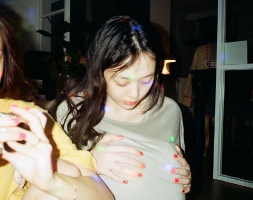 崔雪莉为什么叫口袋妹妹？崔雪莉ins诡异(崔雪莉ins小号奇怪图片)