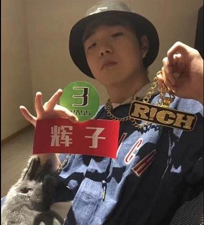 全国各地都在邀请丁真引热议(丁真火了对家乡的影响)