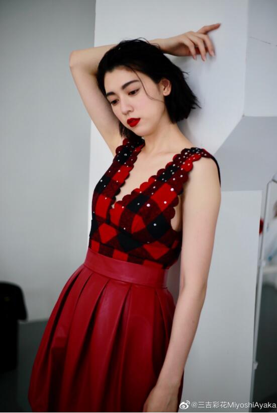 三吉彩花为什么叫尊尊