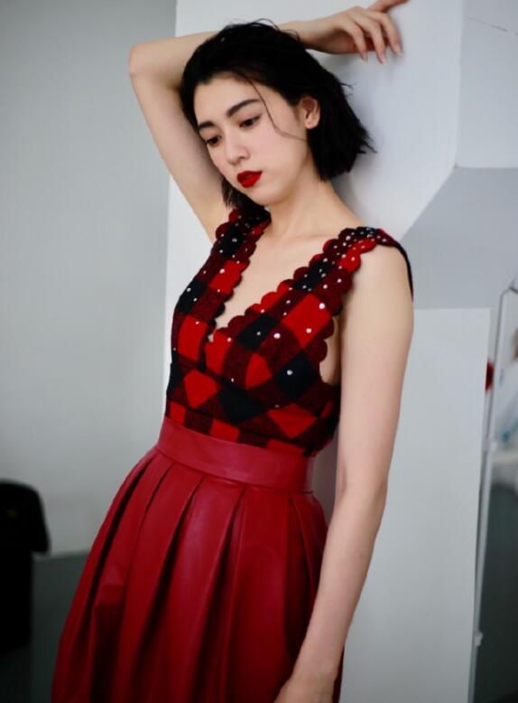 三吉彩花为什么叫尊尊