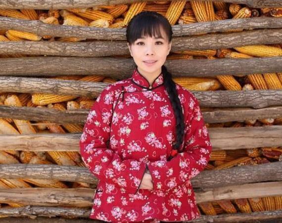 王二妮一年收入多少钱?王二妮与老公李飞离 王二妮一年收入多少钱?王二妮与老公李飞离