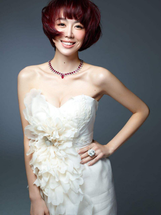 姜妍为什么叫二胖？姜妍是怎么减肥下来的站(姜妍以前胖吗多少斤)